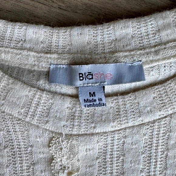 Blashe - Boutique Round Neck Ruffle & Lace Details Ribbed Long Sleeve Top Size M - Picture 4 of 10